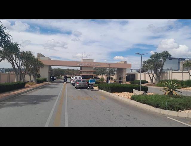 LAND FOR SALE IN WOODHILL ESTATE